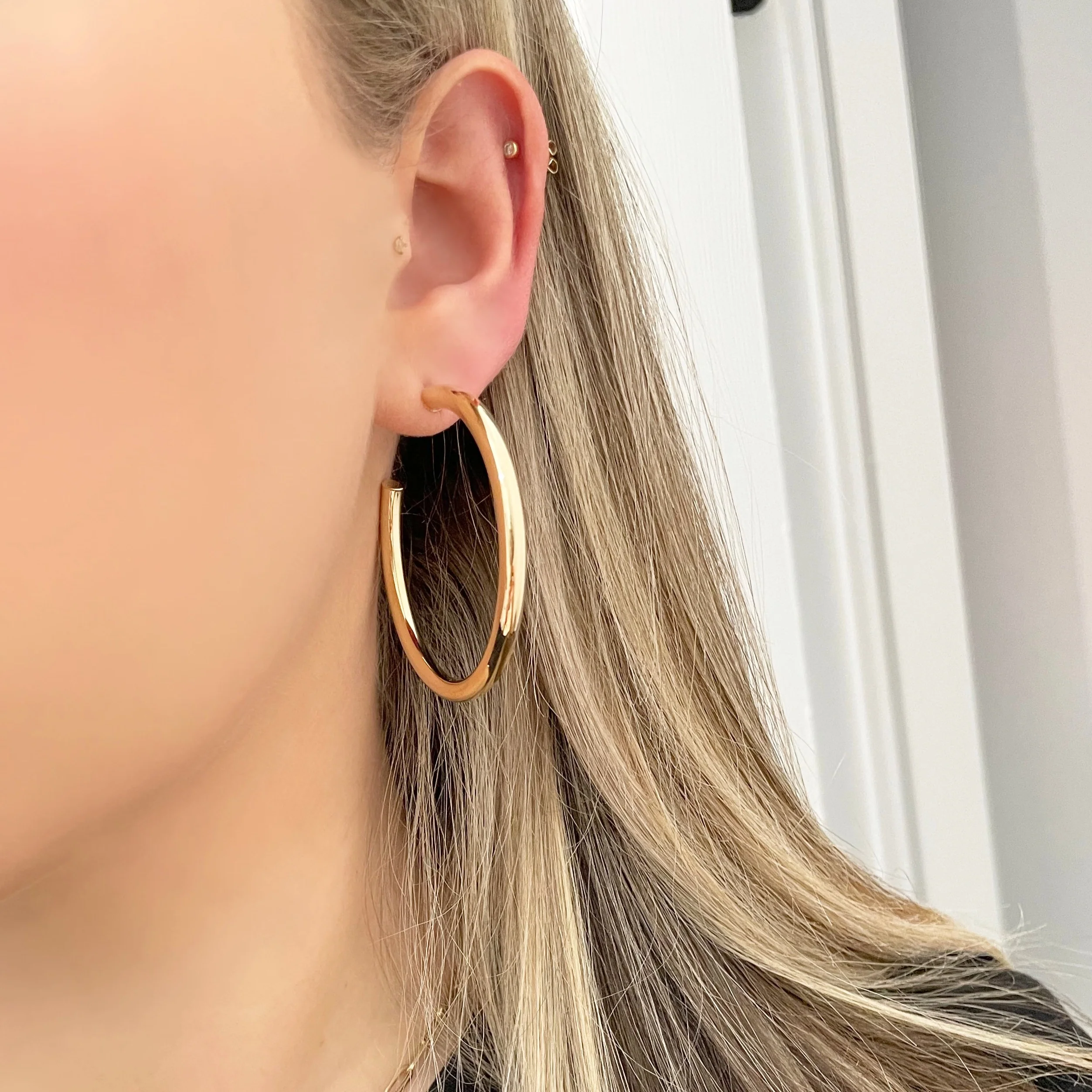 14K GOLD 4MM 1.5" HOOPS - Image 2