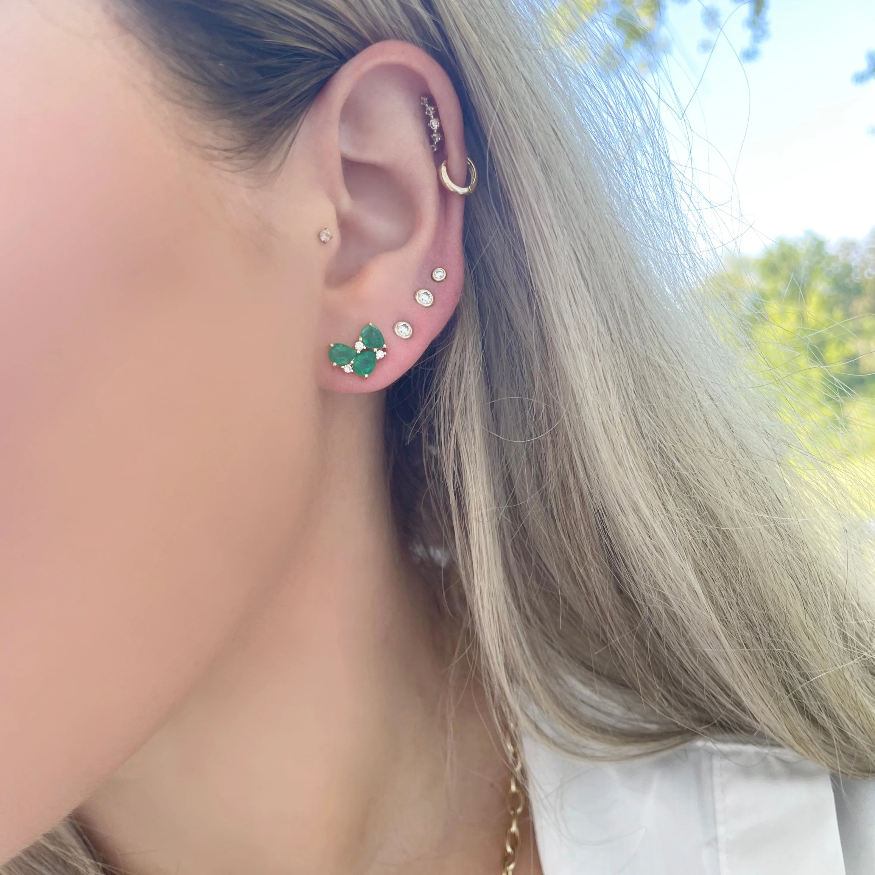 14K GOLD DIAMOND EMERALD MAREN STUDS - Image 2