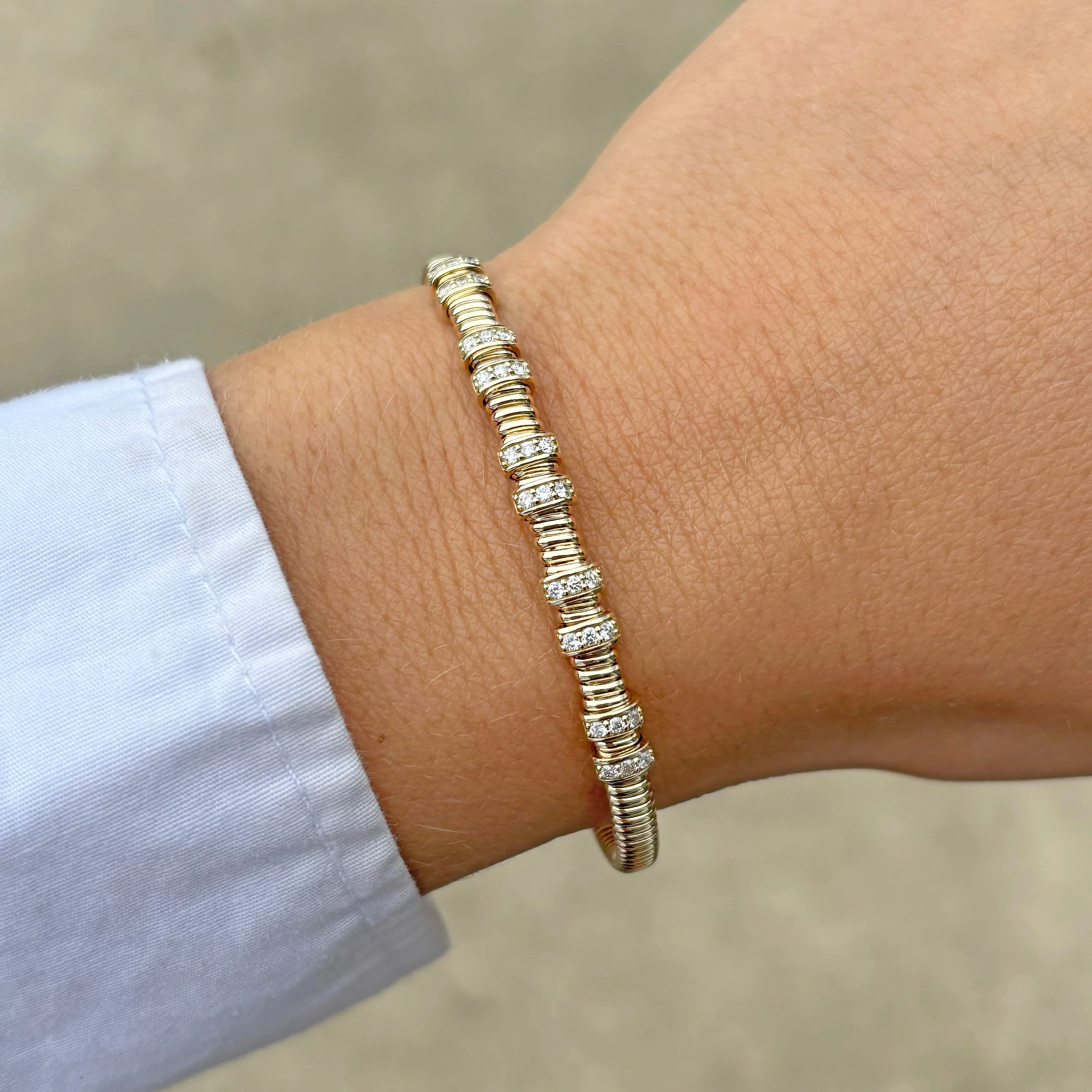 14K GOLD DIAMOND EVA FLEX BANGLE