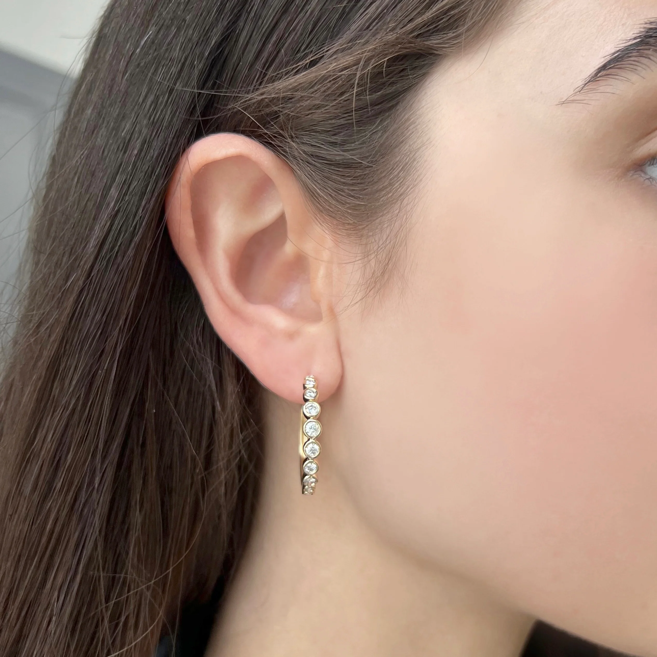 14K GOLD DIAMOND GRADUATED BEZEL HOOPS - Image 2