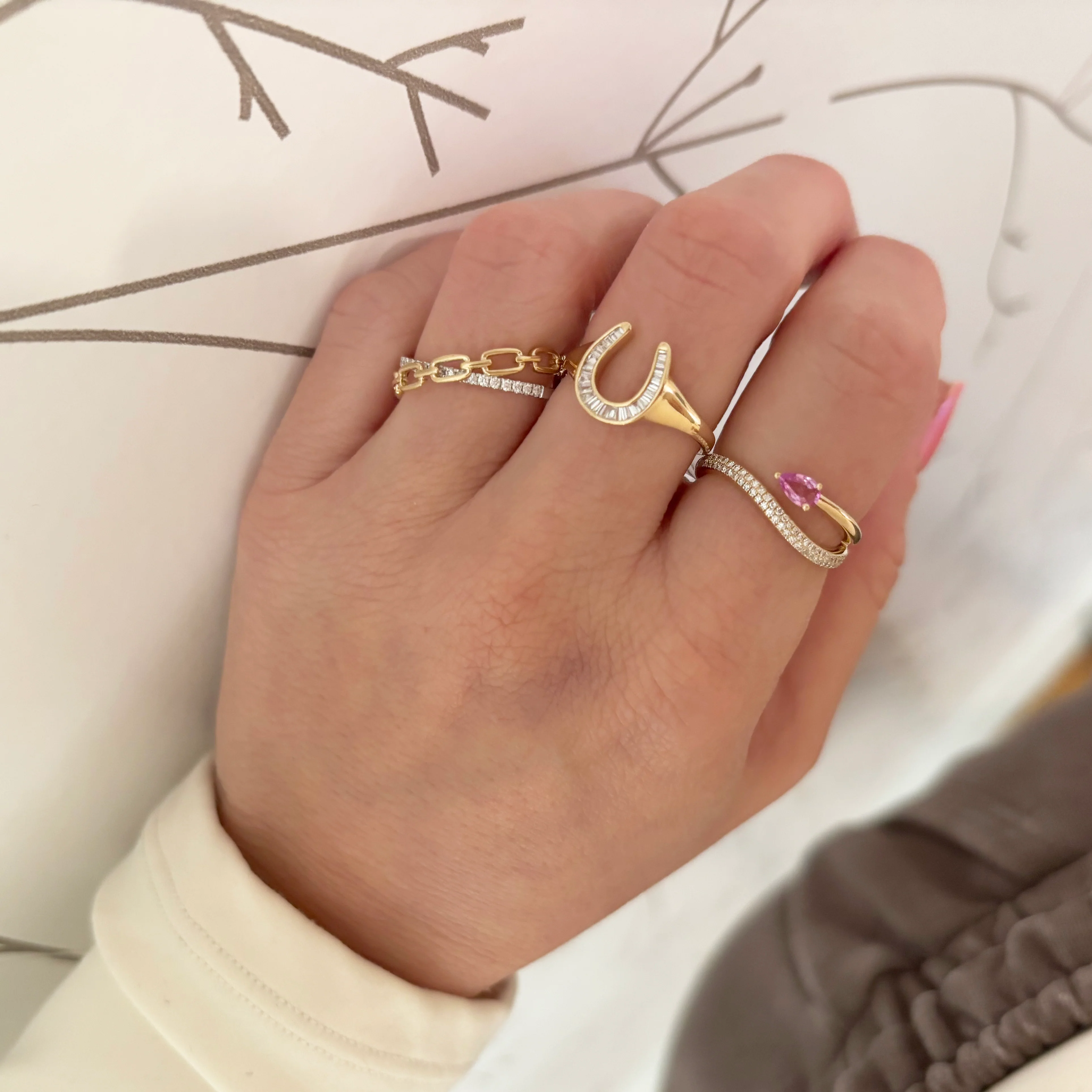 14K GOLD DIAMOND HORSESHOE RING - Image 3