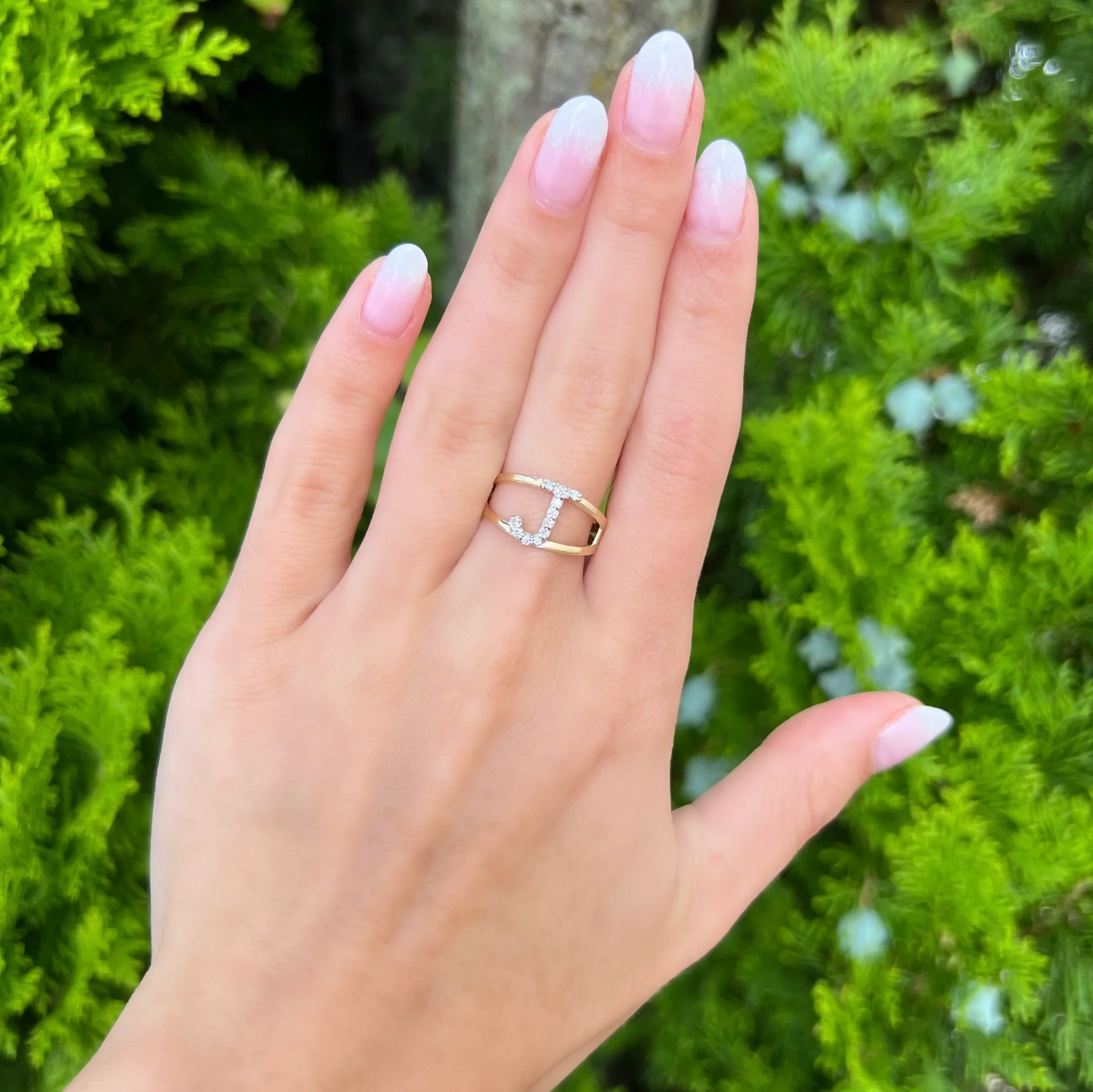 14K GOLD DIAMOND INITIAL RING - Image 2