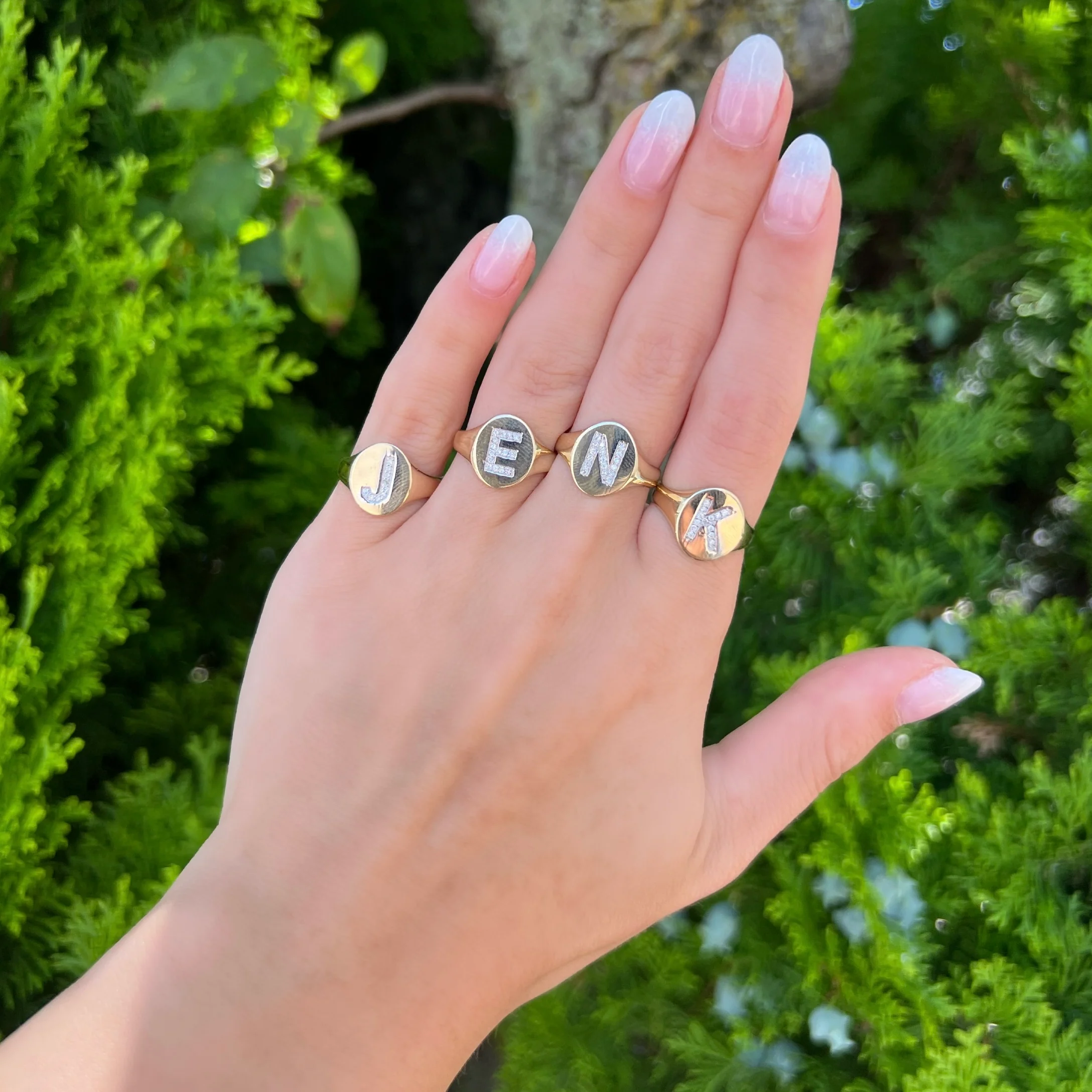 14K GOLD DIAMOND INITIAL SIGNET RING - Image 2