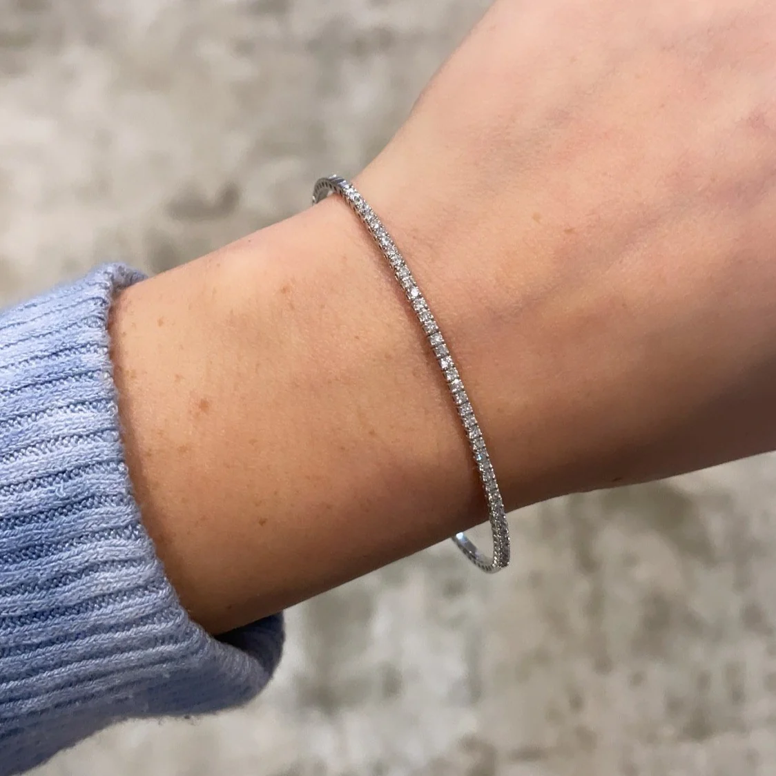 14K GOLD DIAMOND JOELLE FLEX BANGLE - Image 6