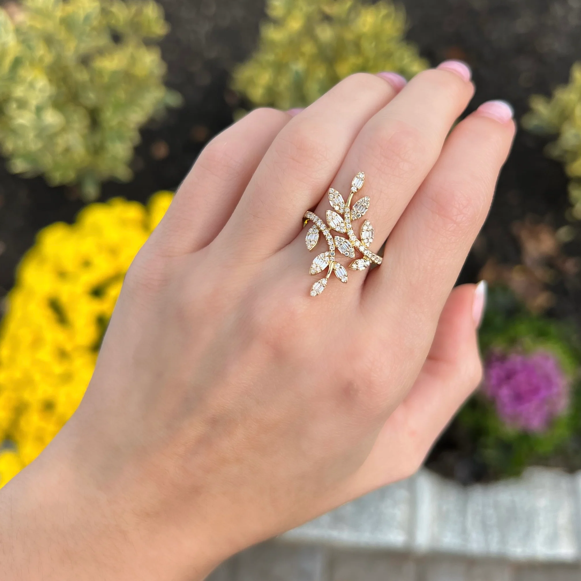 14K GOLD DIAMOND KATIE LEAF RING - Image 3