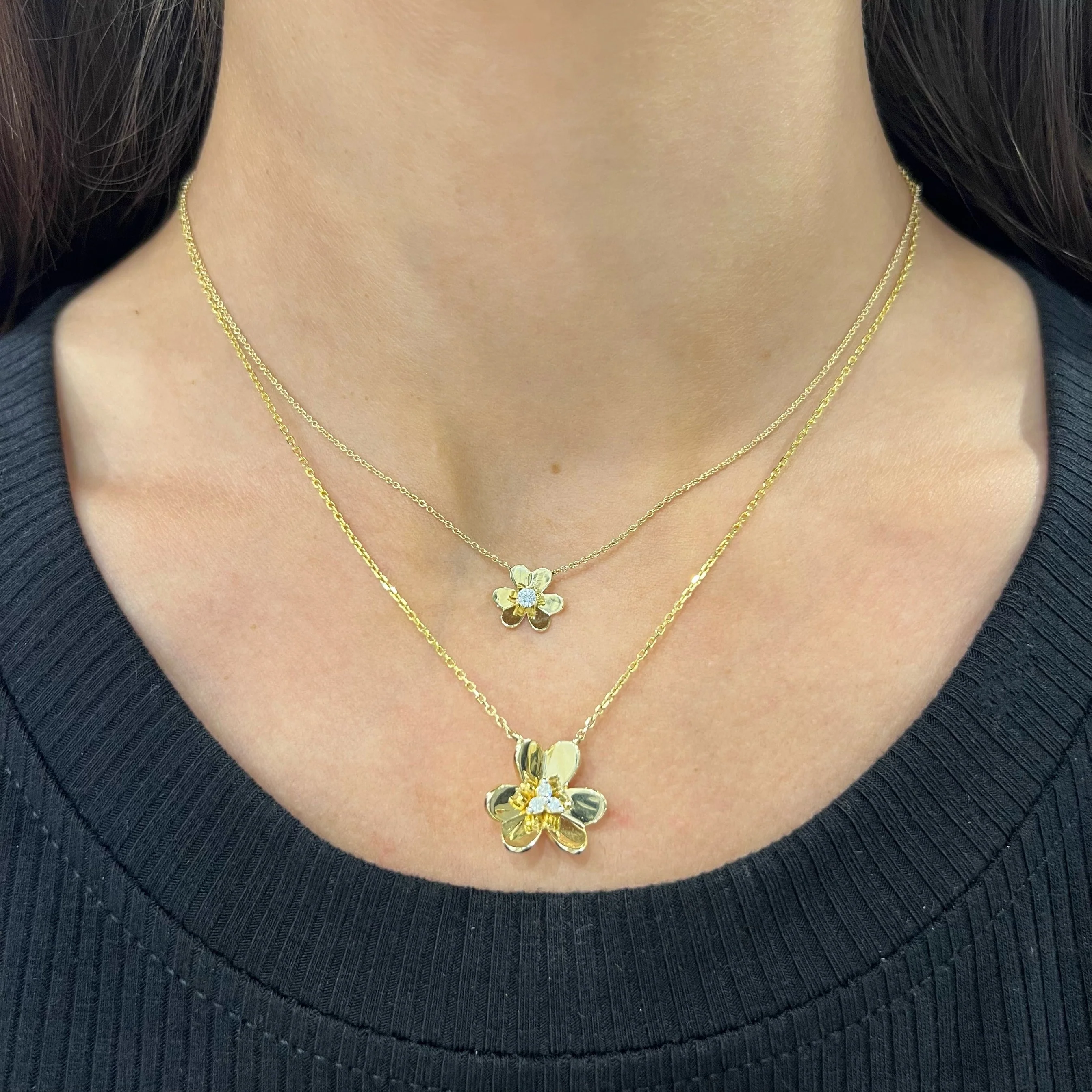 14K GOLD DIAMOND LARGE BELLA FLOWER NECKLACE - Image 2