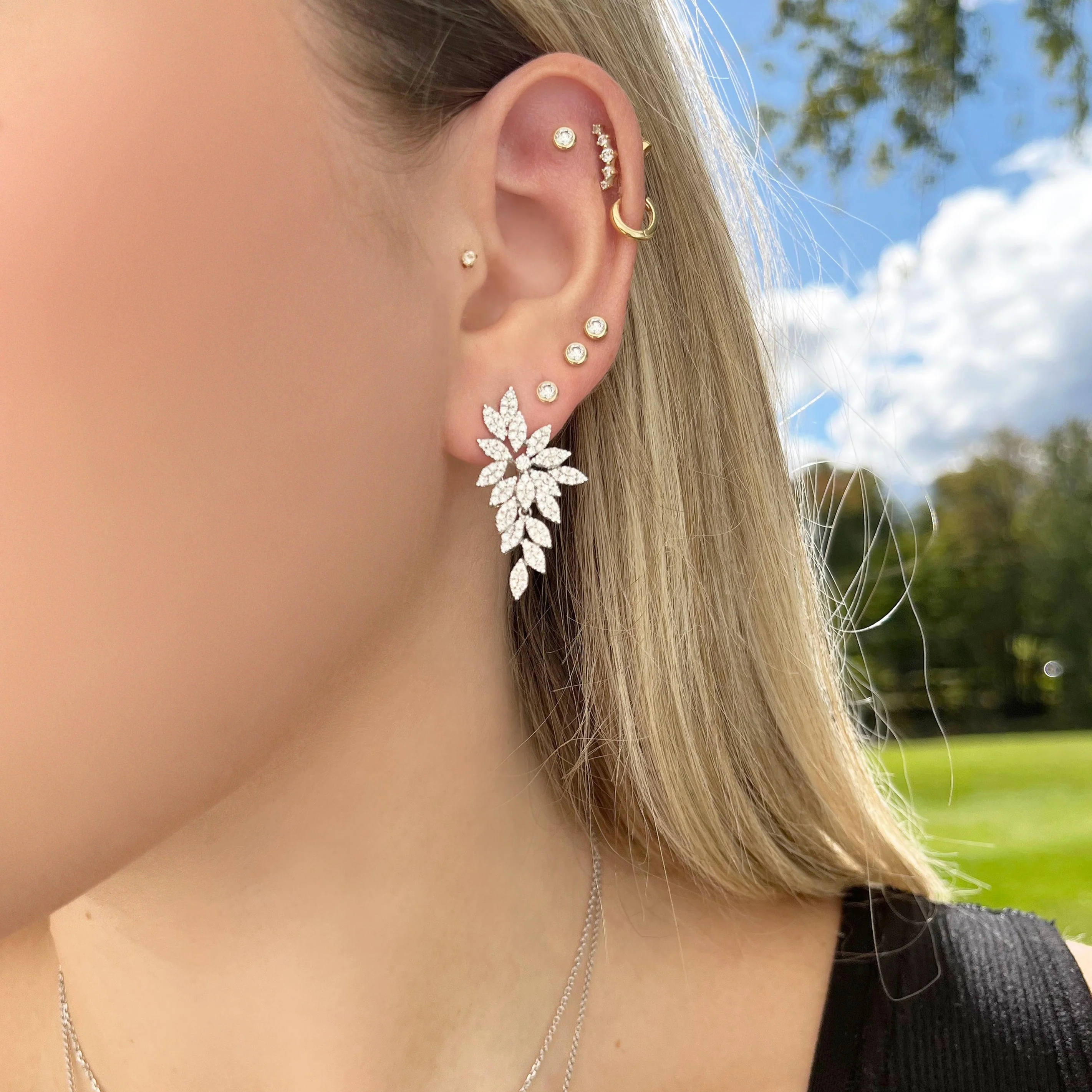 14K GOLD DIAMOND LAURA EARRINGS - Image 2
