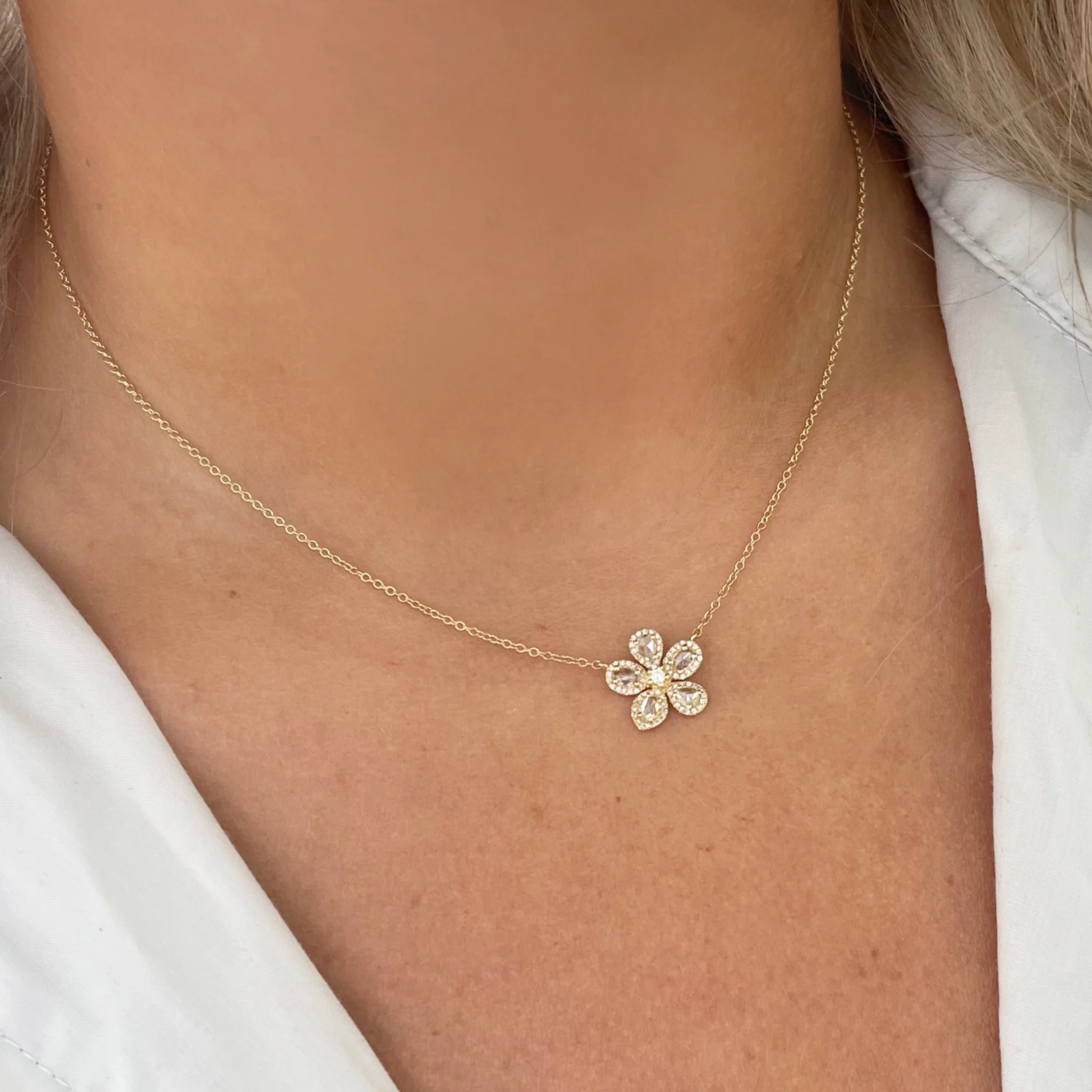 14K GOLD DIAMOND MELINDA FLOWER NECKLACE - Image 2