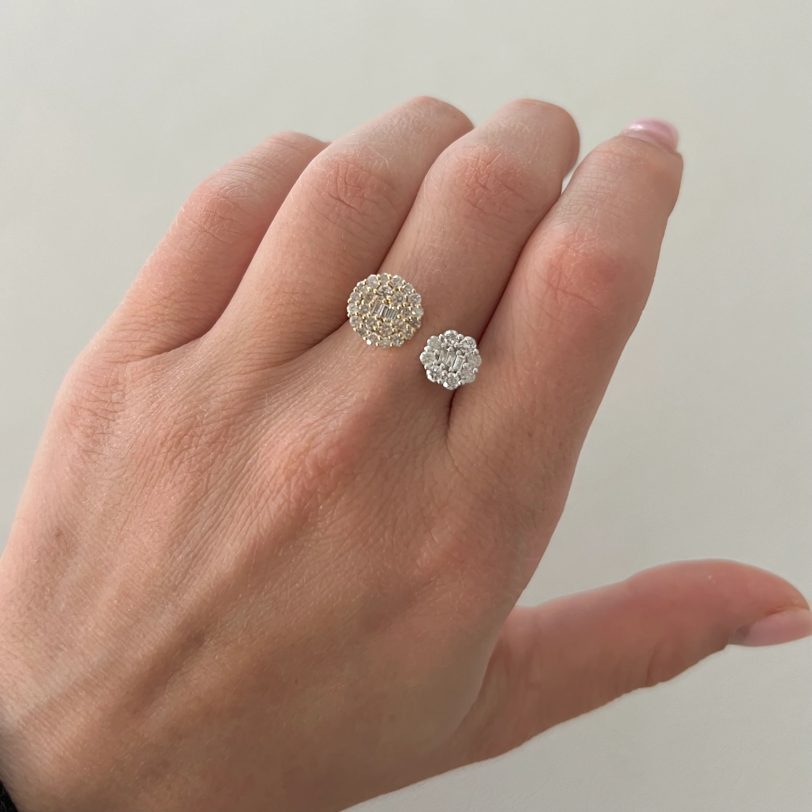 14K GOLD DIAMOND REAGAN RING - Image 2