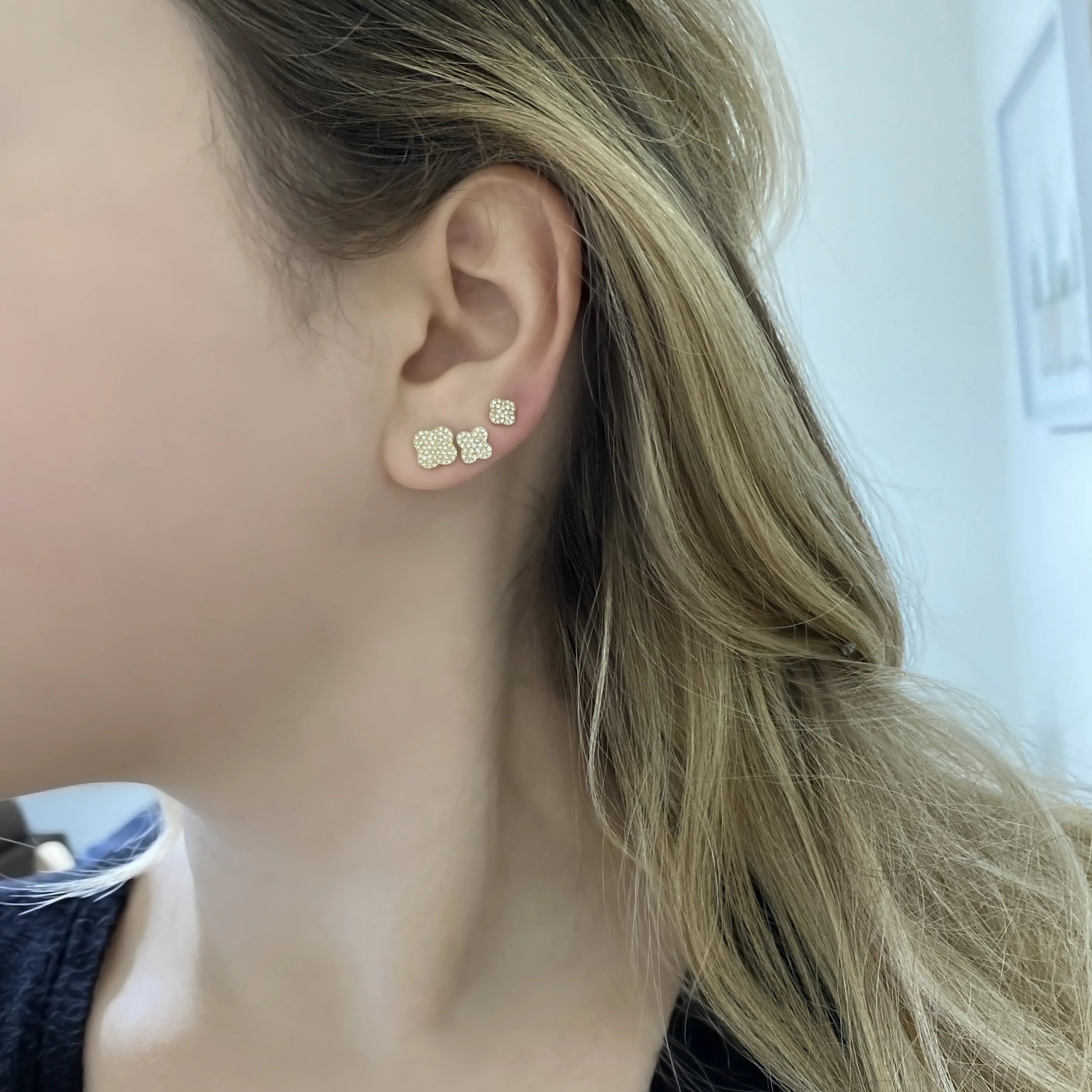 14K GOLD DIAMOND MEDIUM SARICA CLOVER STUDS - Image 2