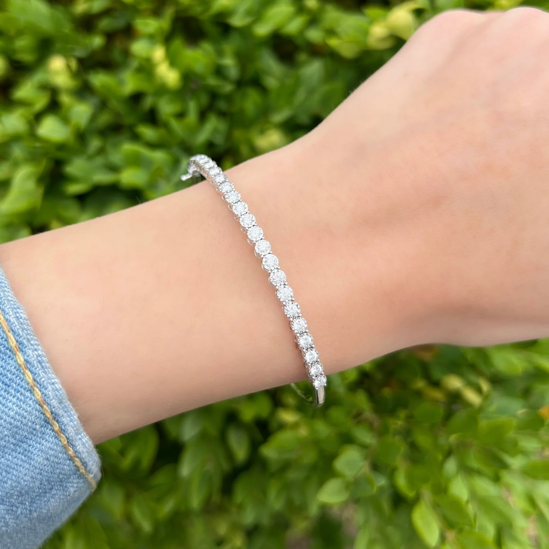 14K GOLD DIAMOND TATIANA BANGLE - Image 2