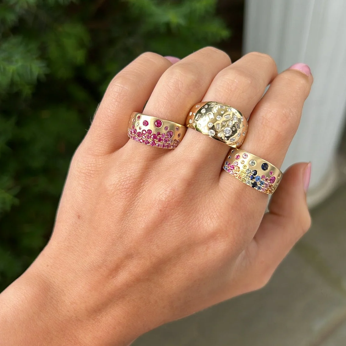 14K GOLD MULTI COLOR SAPPHIRE CONFETTI RING - Image 3