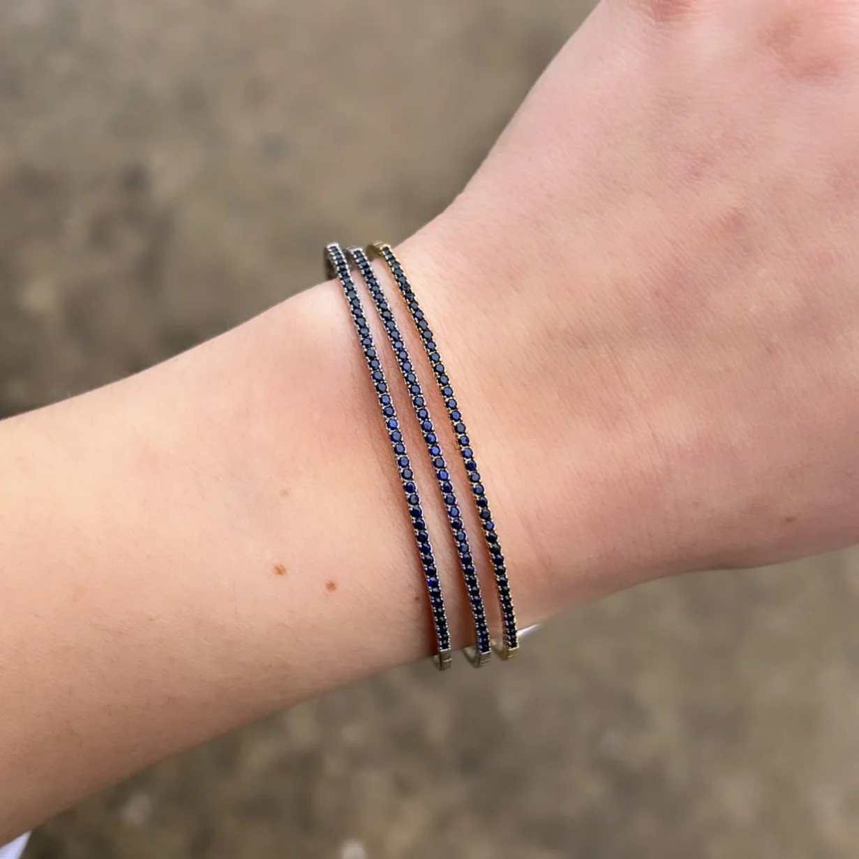 14K GOLD SAPPHIRE JOELLE FLEXIBLE BANGLE - Image 4