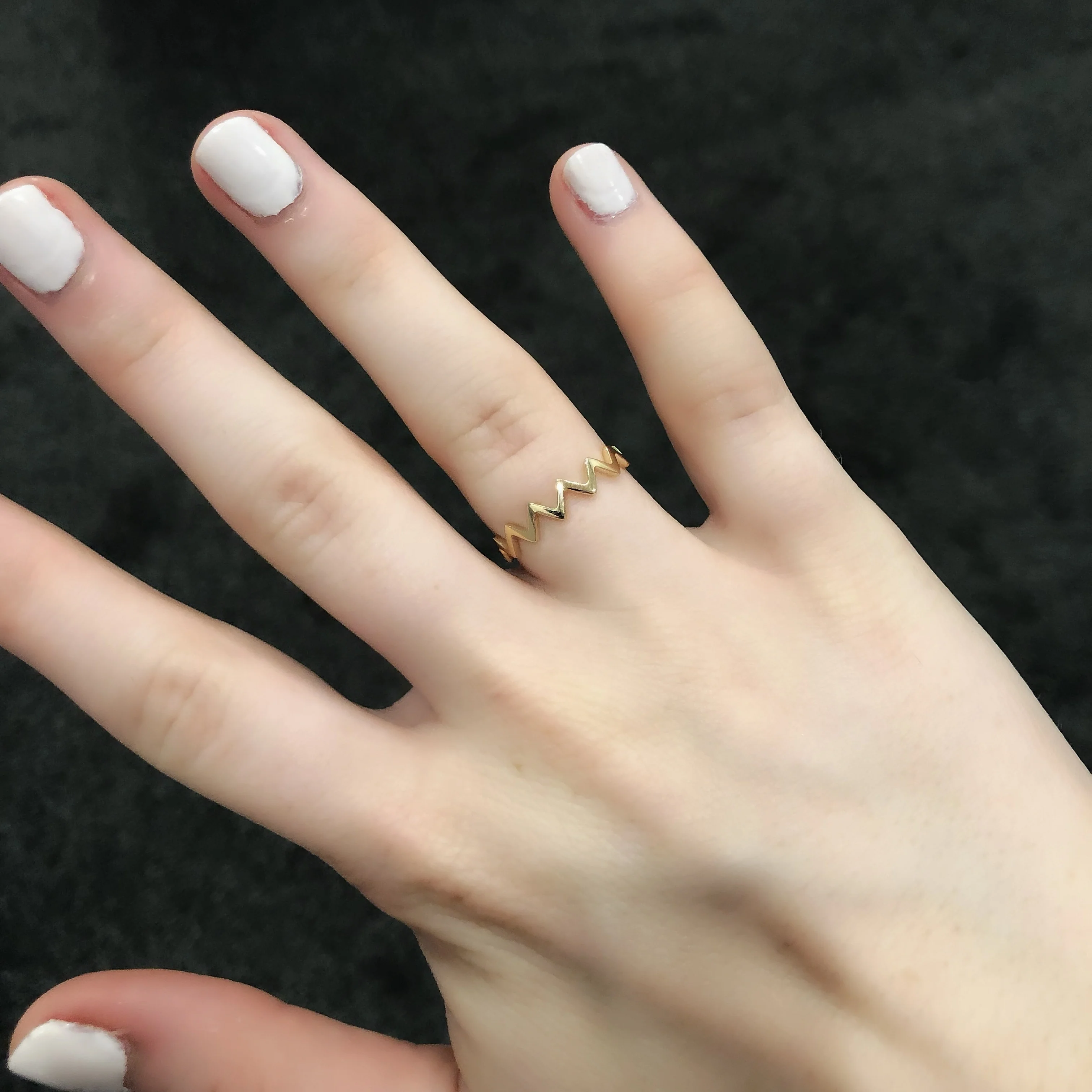 14K GOLD ZIGZAG RING - Image 2