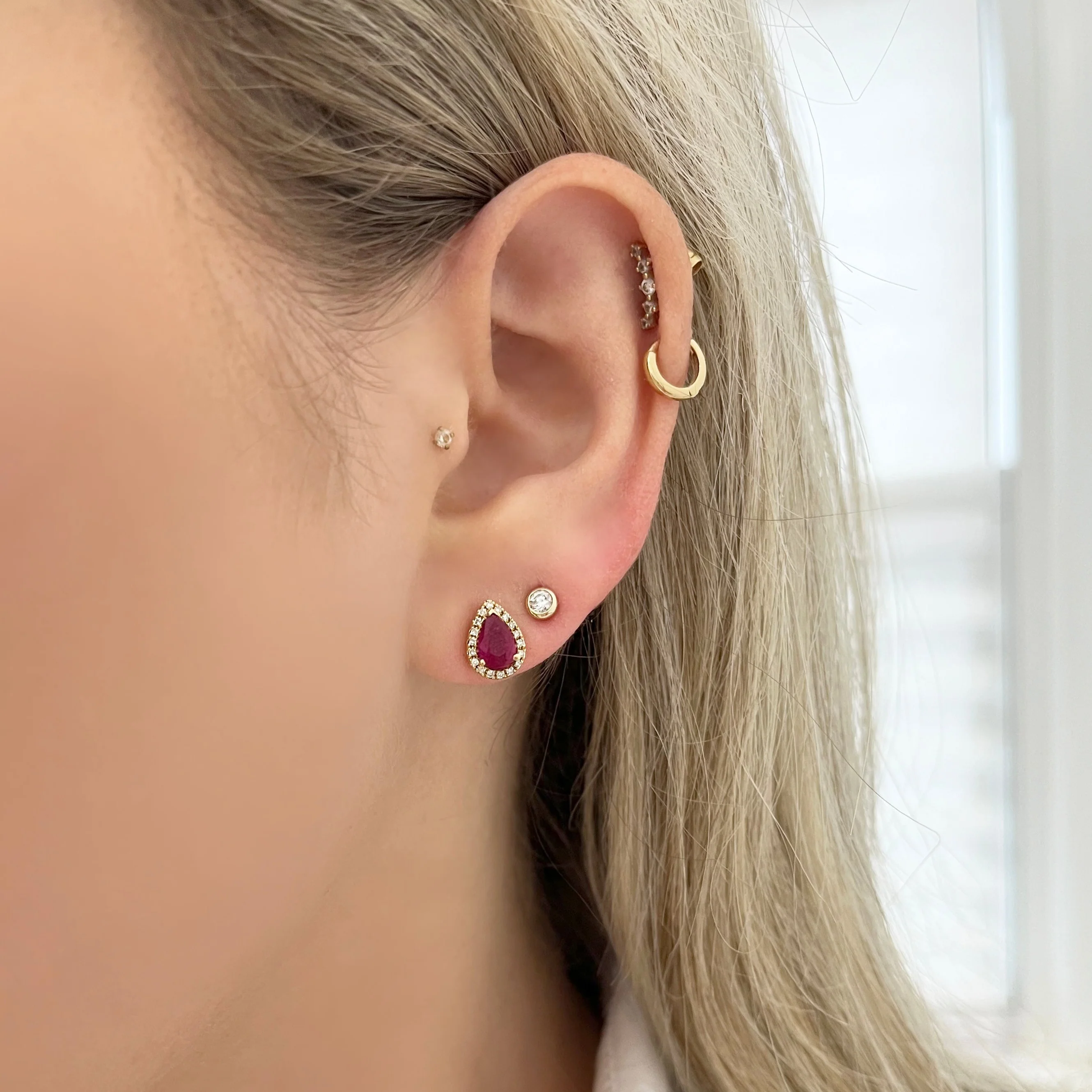 18K GOLD DIAMOND RUBY FRAN STUDS - Image 2